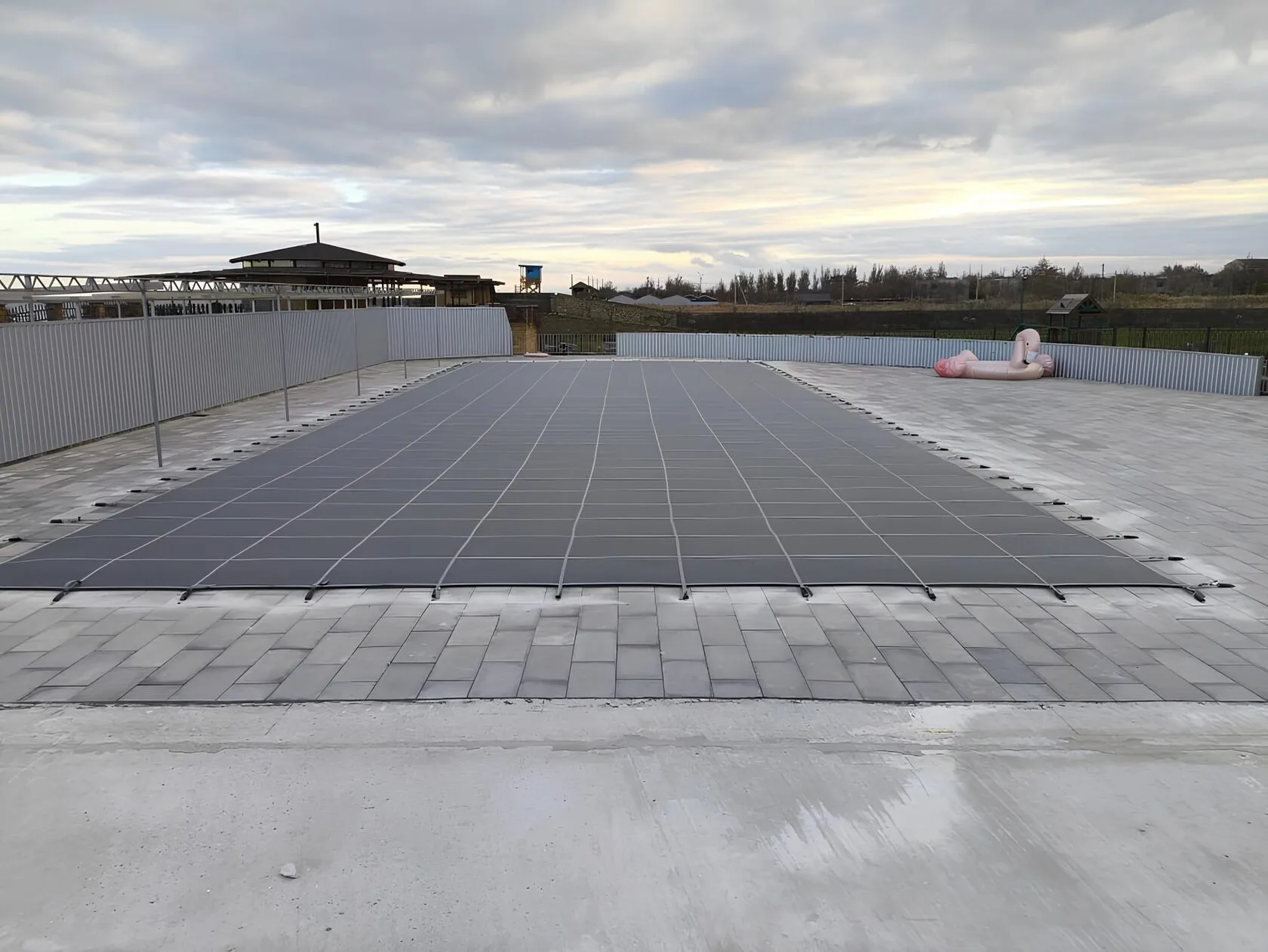 Защитное покрывало для бассейна в Иркутске