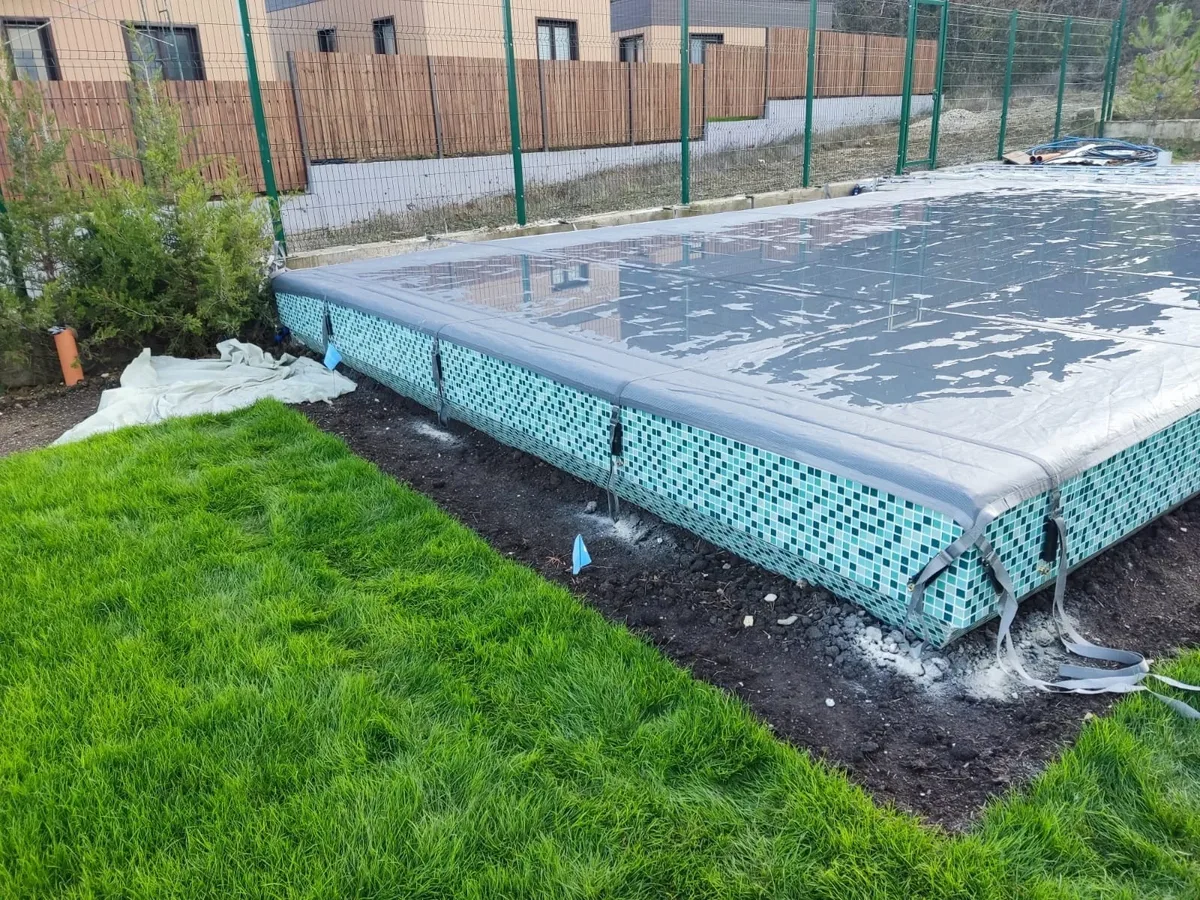 Батутное покрывало на бассейне в Иркутске